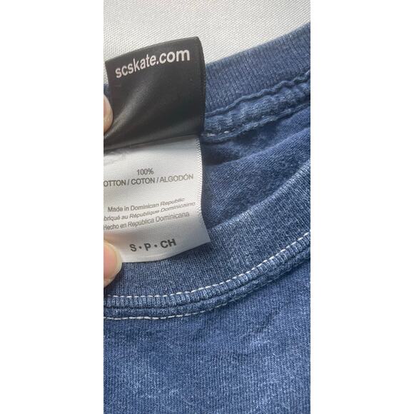 Womans Santa cruz graphic t shirt size small **FLAW**** - Picture 6 of 7